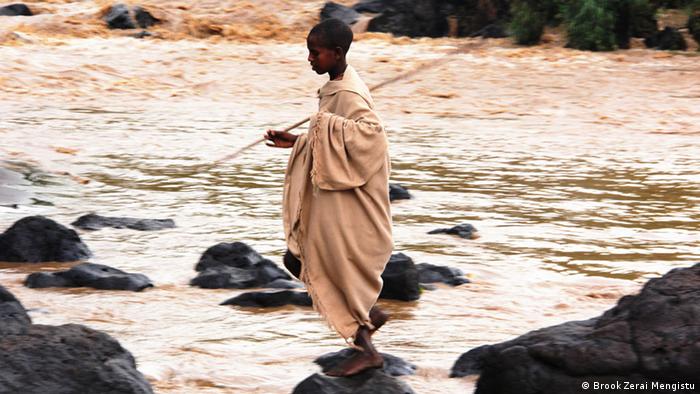 Unity and divine eternity<br /> The Blue Nile in Ethiopia symbolizes higher unity and divine eternity. Away from the cities, the Nile offers space and peace. The impressive works of the exhibition "River Tales" are shown publicly for the first time, at the German Office for the Environment in Dessau until May 27